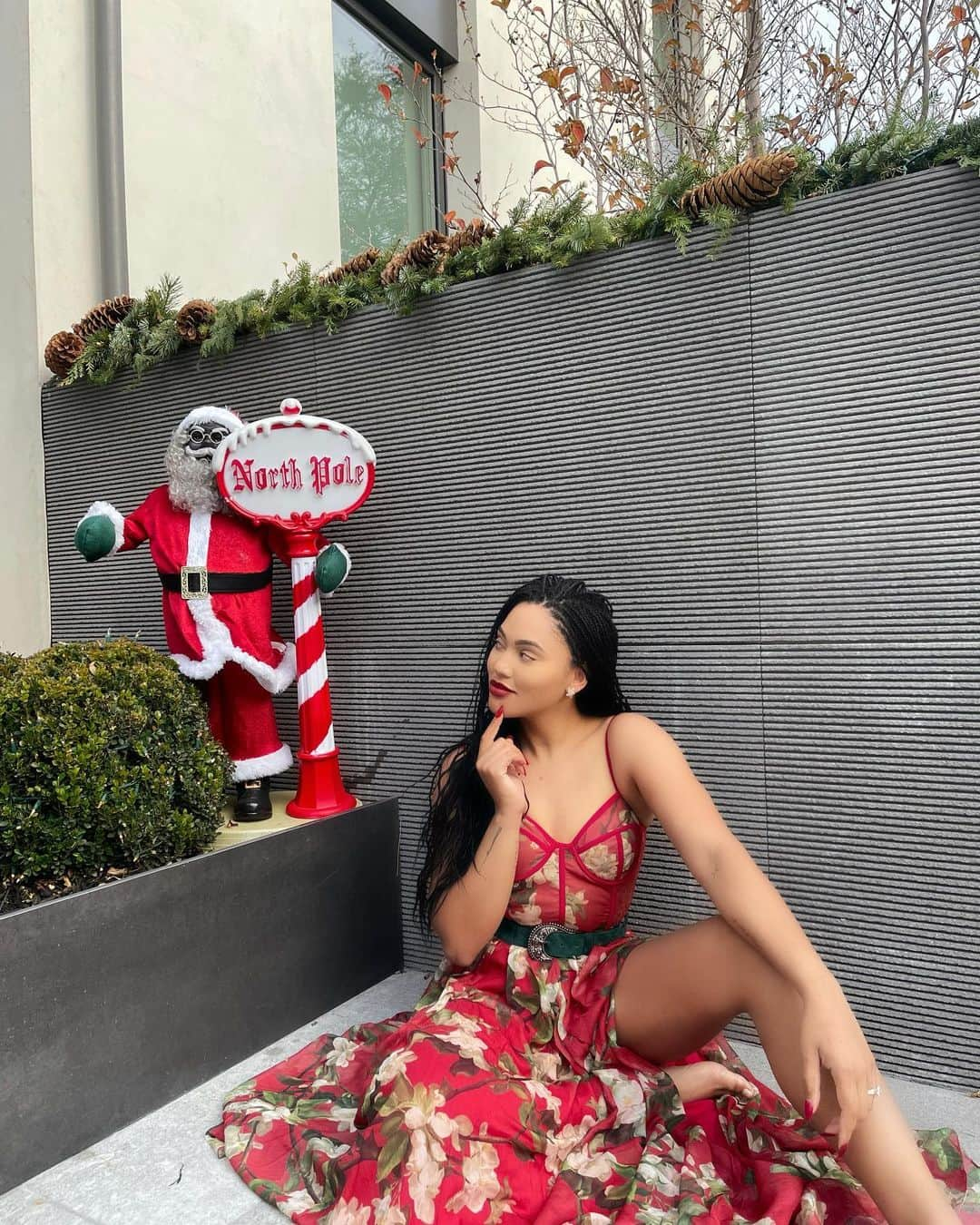 エイヨシャ・カレーさんのインスタグラム写真 - (エイヨシャ・カレーInstagram)「Counting down the days, hour, minutes until my baby is back home! Mrs.Claus misses her Mr.Claus this Christmas. I love my @stephencurry30 ,but am always so infinitely proud 😻 ”Reloj, no marques las horas porque voy a enloquecer. ” (if Ya know you know)」12月26日 14時21分 - ayeshacurry