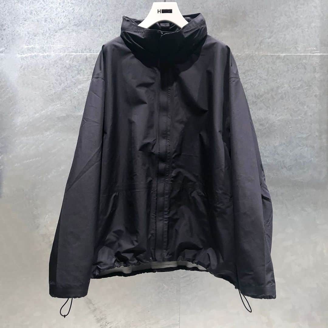 H BEAUTY&YOUTHさんのインスタグラム写真 - (H BEAUTY&YOUTHInstagram)「＜H BEAUTY&YOUTH＞ RAIN  BRINGER SMELT JACKET ¥44,000-(tax in) Color: Black Size: S/M/L  #H_beautyandyouth @h_beautyandyouth #BEAUTYANDYOUTH #Unitedarrows」12月26日  14時37分 ...