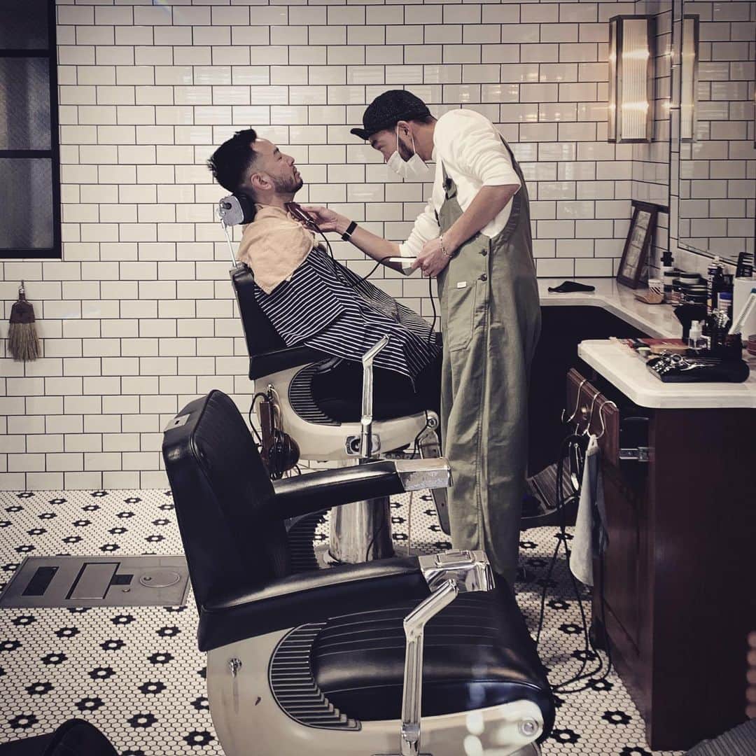 フリーマンズスポーティングクラブさんのインスタグラム写真 - (フリーマンズスポーティングクラブInstagram)「FSC - FUTAKOTAMAGAWA BARBER💈  #freemanssportingclub  #fscfutakobarber #barbershop #barber #mensgrooming  #futakotamagawa #tokyo」12月26日 14時35分 - freemanssportingclub_jp