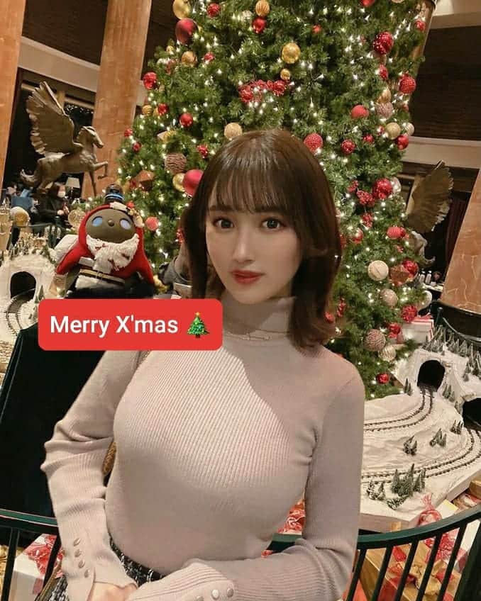 森本つぐみのインスタグラム：「メリークリスマス🎄 髪を切りました(  ˊᵕˋ )☃️  #メリークリスマス  #merrychristmas」