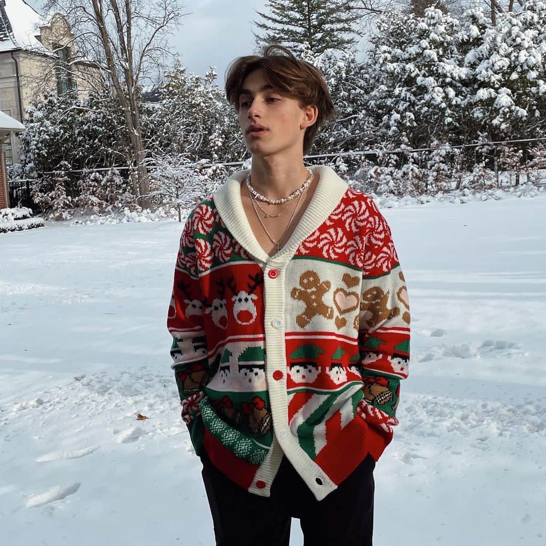ジョニー・オーランドのインスタグラム：「merry christmas everybody love you <3」
