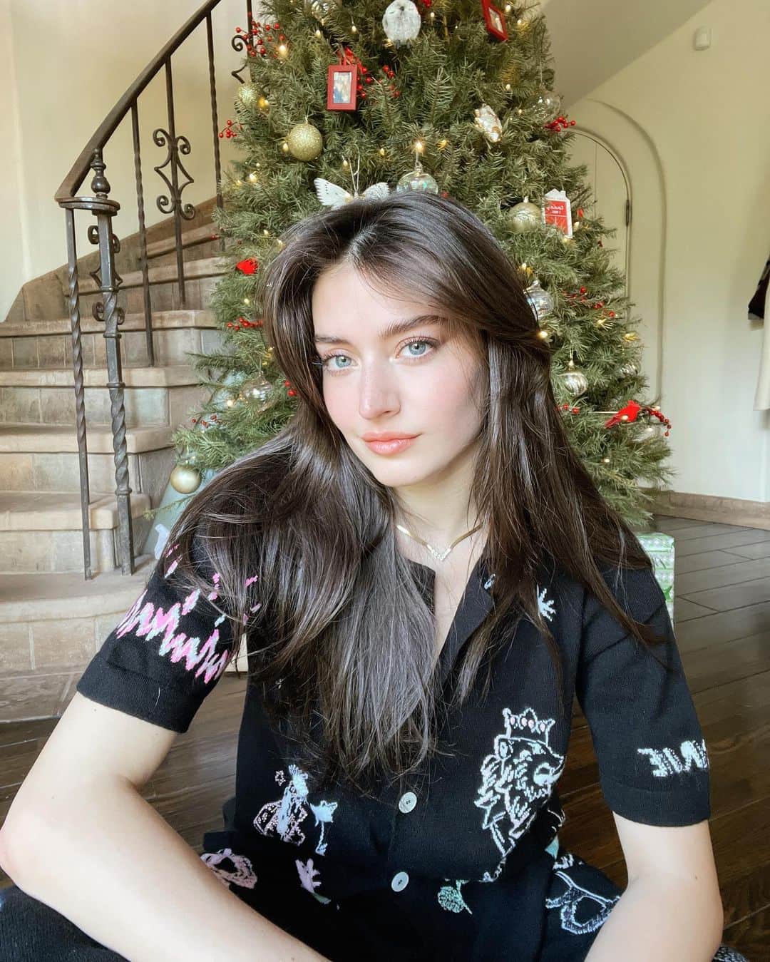 ジェシカ・ジェーン・クレメントさんのインスタグラム写真 - (ジェシカ・ジェーン・クレメントInstagram)「When my fiancé asked what I got him for Christmas can you guess what I said? 🎁」12月26日 6時19分 - jessicaclements