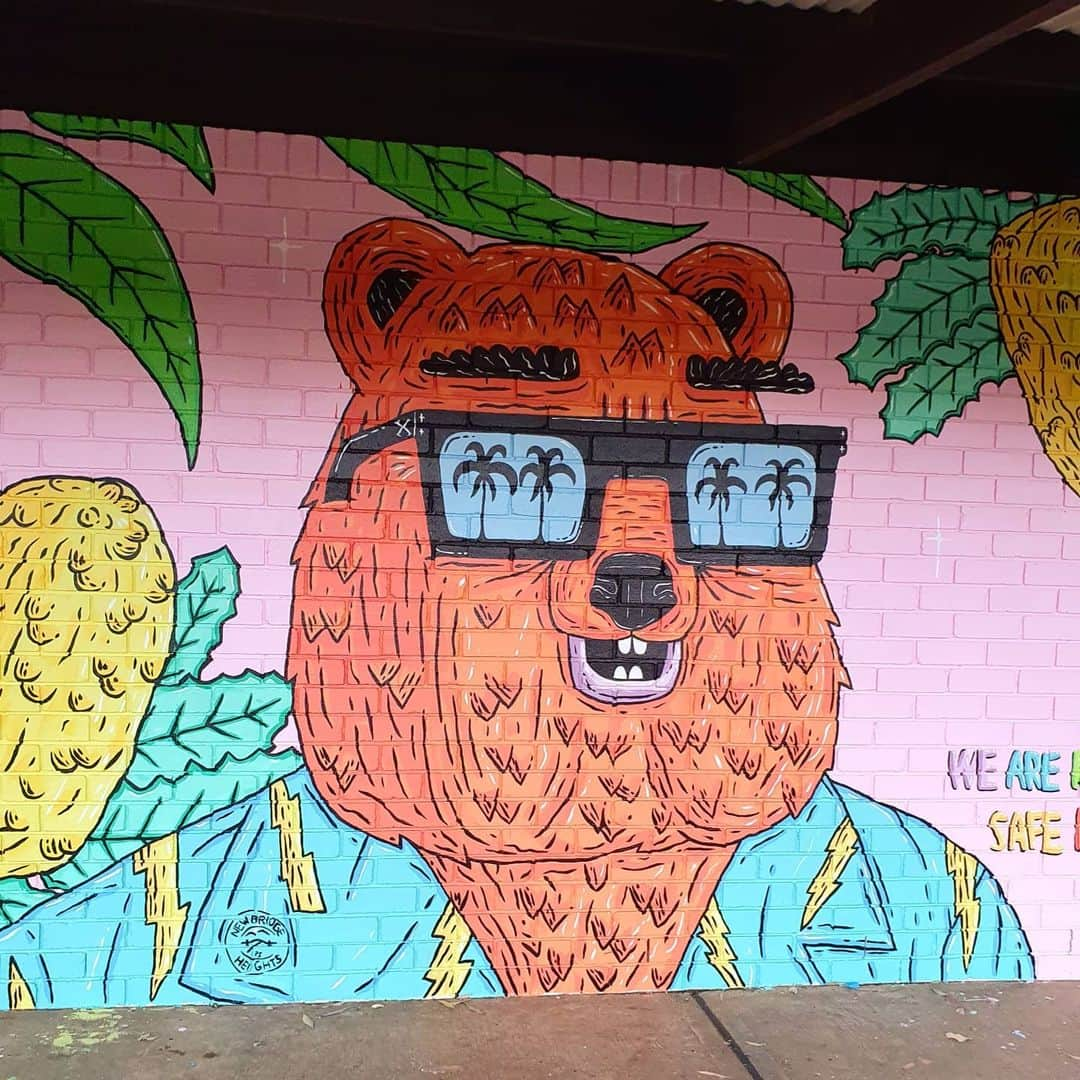 MULGAさんのインスタグラム写真 - (MULGAInstagram)「Checkout the 2nd mural I painted with the students at Newbridge Heights Public School 🖌🎨 🚸.  ⁣ The story of Quentin the Quokka and Roger the Rosella⁣ ⁣ Once there was two unlikely friends and one was a quokka called Quentin and the other a crimson rosella called Roger. They met on the practice green of their local nine hole golf course. Quentin was there practising his putting but he was pretty bad and Roger started giving him some unsolicited advice which Quentin was actually open to because he knew Roger was the club putting champion because just the week before Roger won the annual club putting competition and took home a hamper full of birdseed which was a great prize for him because he was a bird.⁣ ⁣ The End⁣ ⁣ #mulgatheartist #quentinthequokkawasprettyaverageatputtingbuthehadagreatsmile #rosella #quokka #mural #schoolmural #australianart #sydneystreetart #newbridgeheights」12月26日 6時36分 - mulgatheartist