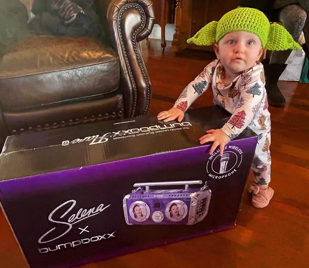 ウエストコーストチョッパーズのインスタグラム：「Thank you @traeabn for the Selena @bumpboxx !!!  Made some Happy James Girls!」