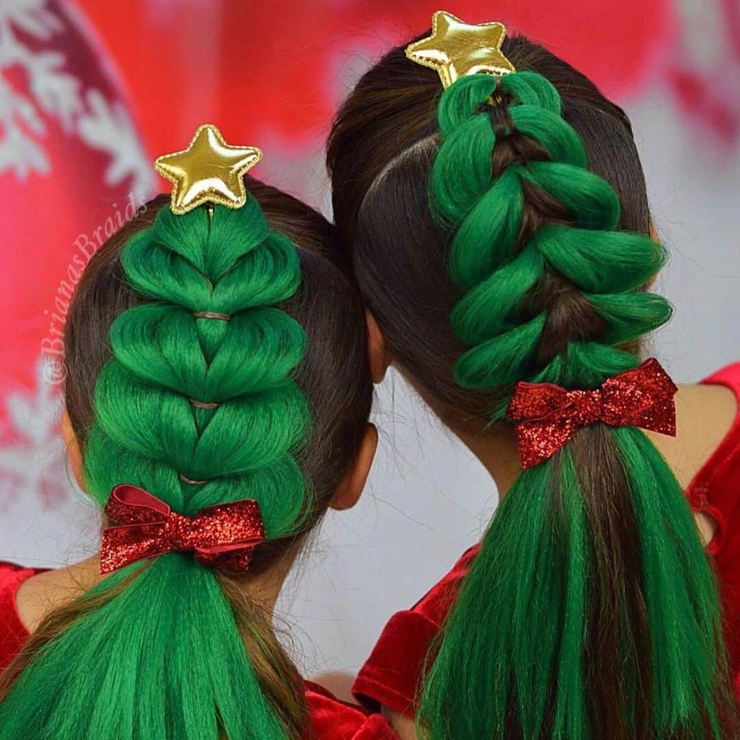 I N S T A B R A I Dさんのインスタグラム写真 - (I N S T A B R A I DInstagram)「some of my favorite holiday-themed braid photos 🎄🎁 and swipe to the end for a surprise 🐶」12月26日 6時54分 - instabraid