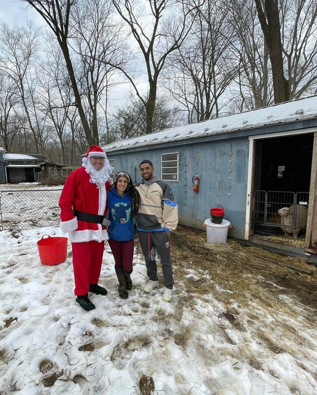 ティモシー・サイクスさんのインスタグラム写真 - (ティモシー・サイクスInstagram)「Merrrrrrrry Christmas! Santa Sykes has been busy lately giving gifts to students and donating to charities that were extra-good in 2020, but there was one final stop to make at a very special animal sanctuary that was in desperate need of help, since the truck they’ve been using every day to rescue and care for animals in need had over 300,000 miles on it and it was breaking down every few days…so @karmagawa surprised them with a brand new truck! Thank you @boochaces for setting up this new truck delivery surprise to the incredible @happyheart_happyhomesanctuary and thanks to my good friends and @karmagawa fam @brothernature and @flightking for joining in all the fun…how great is Lauren’s reaction to our holiday surprise?!?! As you might be able to tell by now, it’s not just the gift itself that matters to me, I LOVE surprising amazing charities and students in person and letting the know how grateful I am for all the incredible work they do and Lauren deserves MUCh more support for helping so many animals in need! 2020 has been a very tough year so we must help each other now more than ever and celebrate whenever possible so I want to wish you and your family a very happy and healthy holidays and a Happy New Year too — let’s work together more to make 2021 better for humans and animals alike! #merrychristmas #santaclaus #bettertogivethanreceive #givingback #animalcharity #karmagawa #hebrewclaus」12月26日 6時52分 - timothysykes