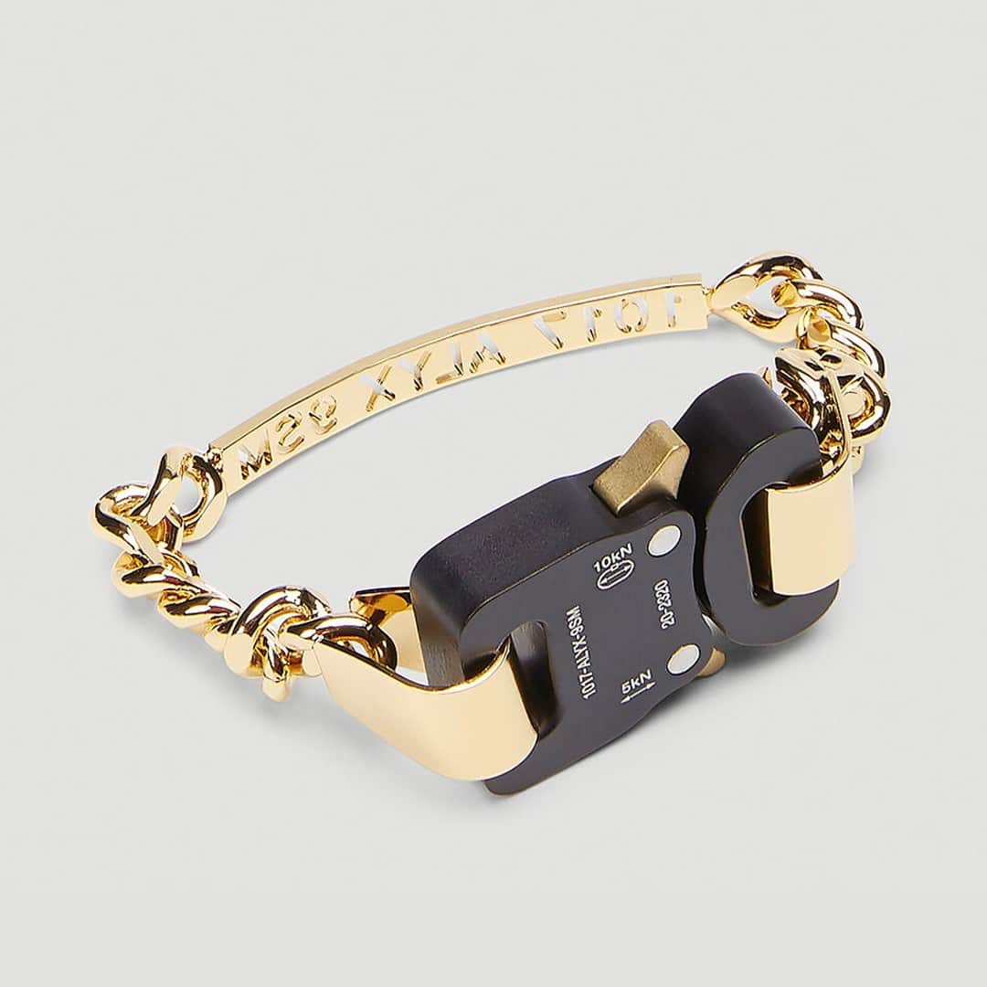 エルエヌシーシーのインスタグラム：「Shop new season additions to 1017 ALYX 9SM's jewellery selection, featuring logo-engraved details, chunky chain designs and the iconic rollercoaster buckle. @alyxstudio」