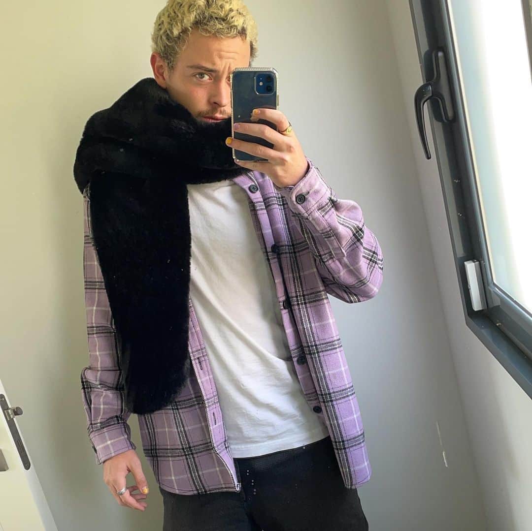 グスタボ・リベイロのインスタグラム：「Merry Christmas to everyone ❤️」