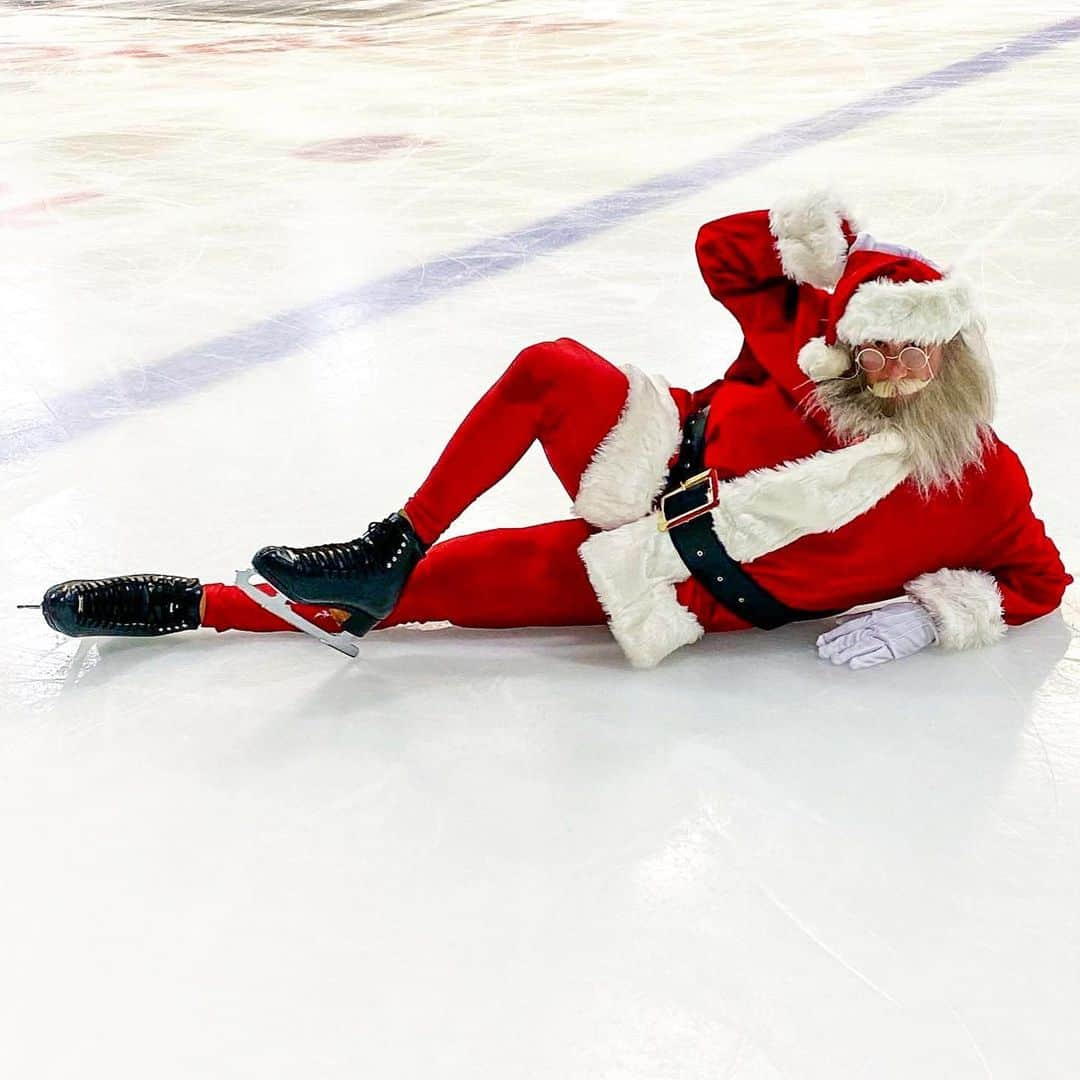 ショーン・ラビットさんのインスタグラム写真 - (ショーン・ラビットInstagram)「Merry Christmas 🎄🎁 ⛸アメリカからメリークリスマス🎄🎅🎁 . . . . . . . .  #figureskating  #фигурноекатание #fitnessmotivation  #training  #foodie  #fitfam  #travel  #christmas  #ootd  #japan  #lfl  #santaclause #アメリカ #フィギュアスケート  #トレーニング  #メンズファッション  #筋トレ  #モデル  #イケメン  #ファッション  #おしゃれさんと繋がりたい  #今日の服  #いいね返し  #インスタ映え  #可愛い  #クリスマス #おはよう #サンタ #羽生結弦」12月26日 7時00分 - seanrabbitt