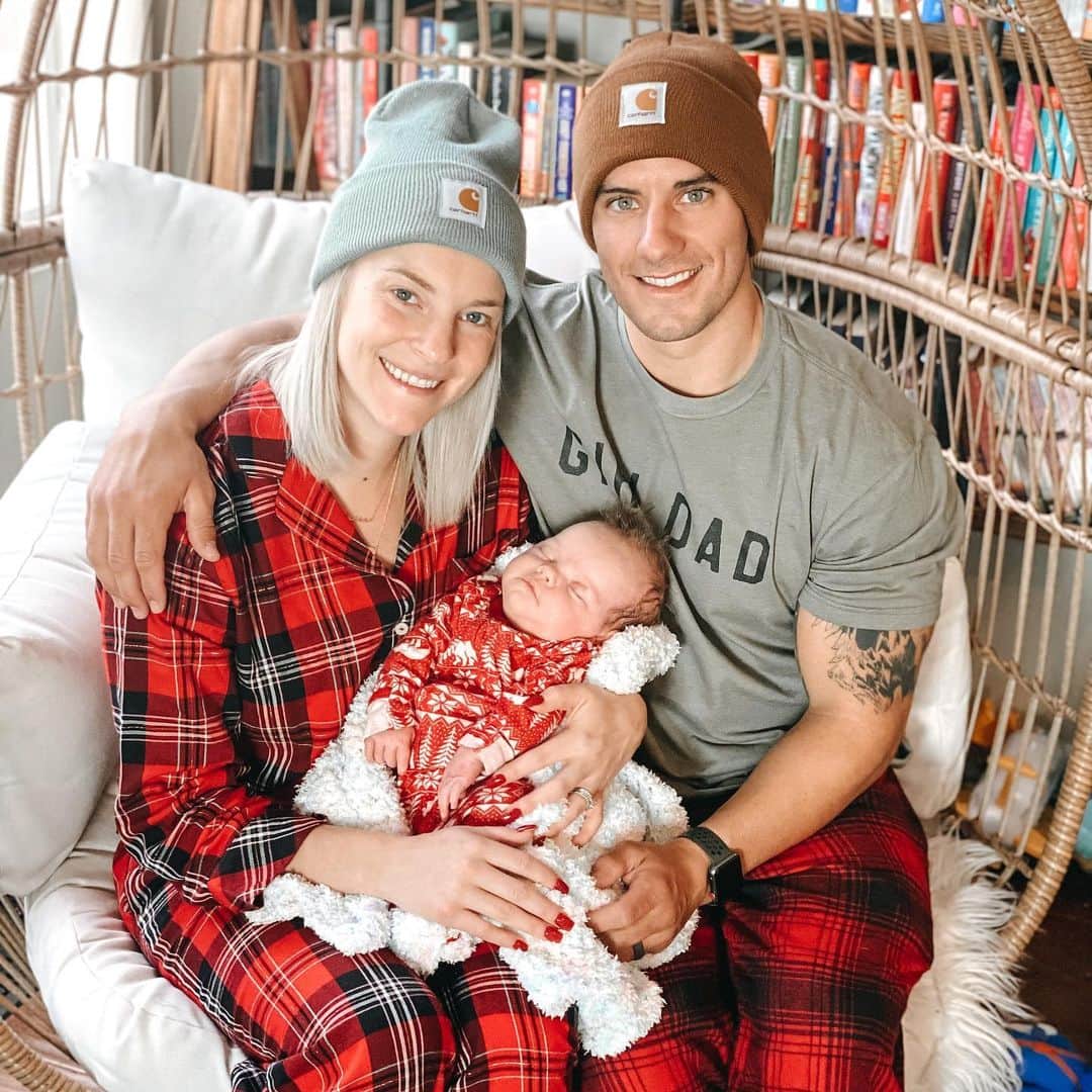ジェイコブ・ダルトンのインスタグラム：「Christmas was different this year! But so much better ☺️ Merry Christmas everyone! 🙏🏼🎄🇺🇸」