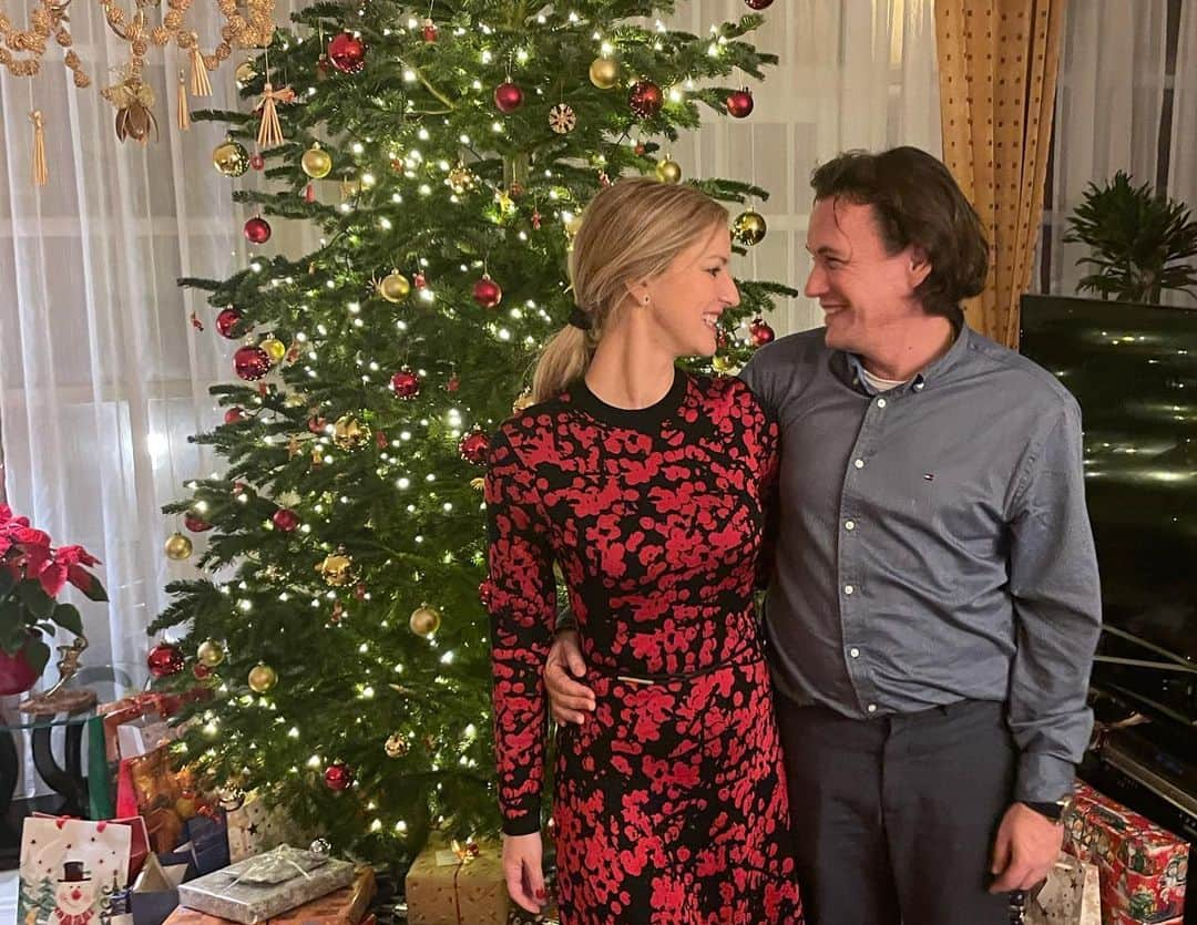 ホフマン・ノーラのインスタグラム：「Marry Christmas🎄」