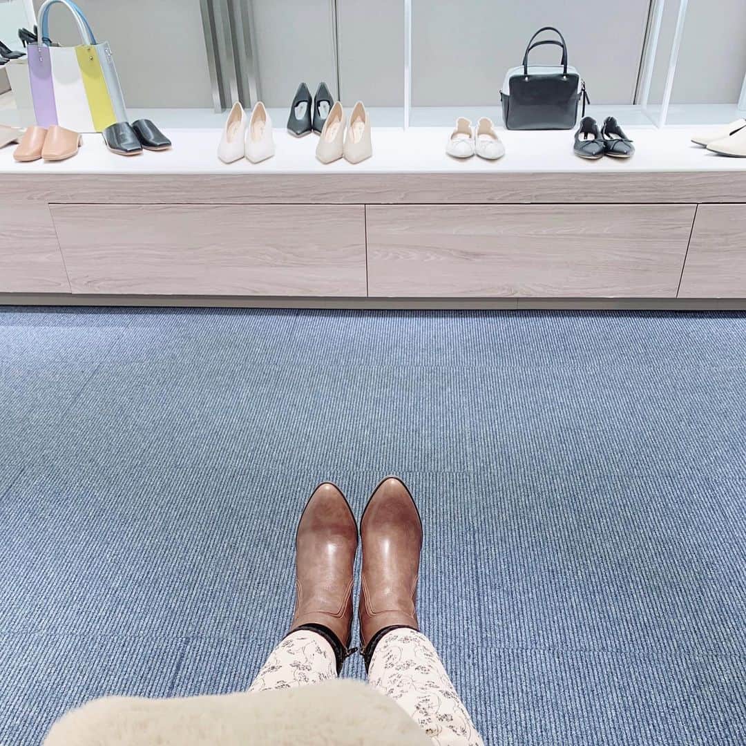 mariomi324さんのインスタグラム写真 - (mariomi324Instagram)「昨日パパと#クリスマスデート したよ👩‍❤️‍👨 午前中にお買い物とlunchしただけだけど、happyでした💕 その後、産後初の美容院💇‍♀️に行けてママの#ご褒美day になりました✨ ♡ ♡ ♡ ♡ #cafe #東京カフェ巡り#東京カフェ #東京カフェ部 #二子玉川カフェ #二子玉川ランチ #カフェスタグラム #ランチタイム #lunchtime #onthetable #カフェごはん #ロンハーマン #ロンハーマンカフェ #ronherman #cafestagram #ランチデート」12月26日 7時56分 - mario_ym324