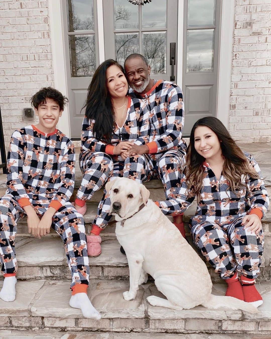 ブライアン・マックナイトさんのインスタグラム写真 - (ブライアン・マックナイトInstagram)「Merry Christmas from the McKnights #brianized #mrandmrsmcknightworldtour20 #iloveourlife #merrychristmas」12月26日 8時21分 - brianmcknight23