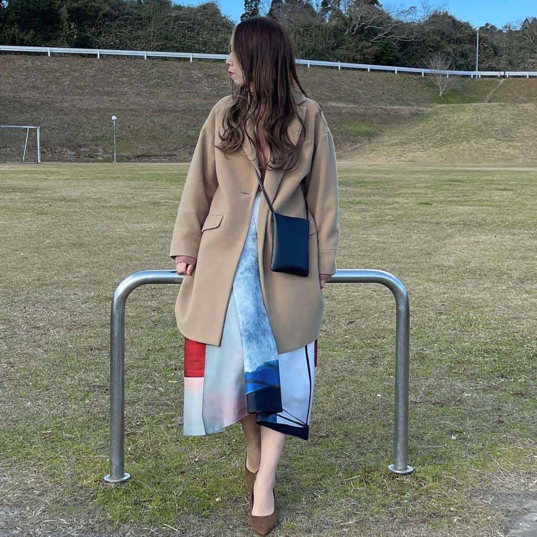 ryuu79hinaのインスタグラム：「gm〜☀︎︎ ・ ・ クリスマスも終わって…🎄 昨日で今年最後のお休みも終わったよ。 今日から31日まで健康で←ここ大事！😂 6連勤頑張ろう。 ・ ・ お仕事組の皆共に頑張りましょう🤍 ・ ・ ・ ━━━━━━━━━━━━━━━ #amerivintage#ユニクロ#plst#marjour#ユニクロ#UNIQLO#ユニクロコーデ#ロカリ#mineby3mootd#ootd#instagood#冬コーデ#アウター#コート#コーデ記録#日々#ベージュコーデ#ママコーデ#大人スタイル#大人コーデ#大人カジュアル#きれいめカジュアル#コーデ#ファッション#プチプラコーデ#데일리룩#데일리룩코디#패션#코디#옷#패션스타그램」