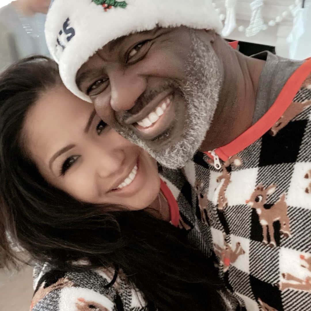 のインスタグラム：「Merry Christmas my love you are everything to me the only present I’ll ever want 🎄🎁I’m so in love with you #brianized #mrandmrsmcknightworldtour20 #iloveourlife #merrychristmas」