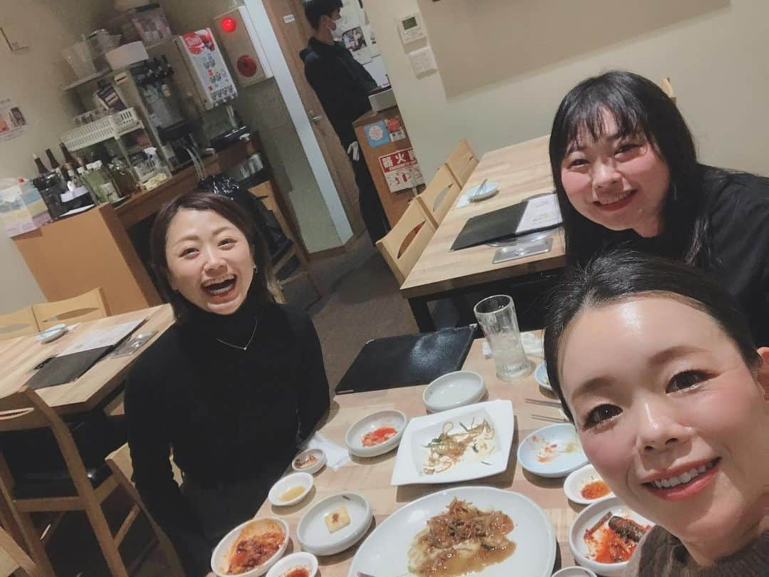 川原由維さんのインスタグラム写真 - (川原由維Instagram)「女子会ご飯❤️ 大好き@どんまい  せいこちゃん💕 いくちゃん💕 ママ💕も加わって、女子トークはエンドレス🤣  楽しい楽しい韓国料理🇰🇷  また女子会しようね😍  #女子会 #話に花が咲き #エンドレストーク #韓国料理 #サムギョプサ #チャプチェ #阿部寛 #ジャストのタイミング #一緒に写った笑笑」12月26日 8時44分 - yui5520