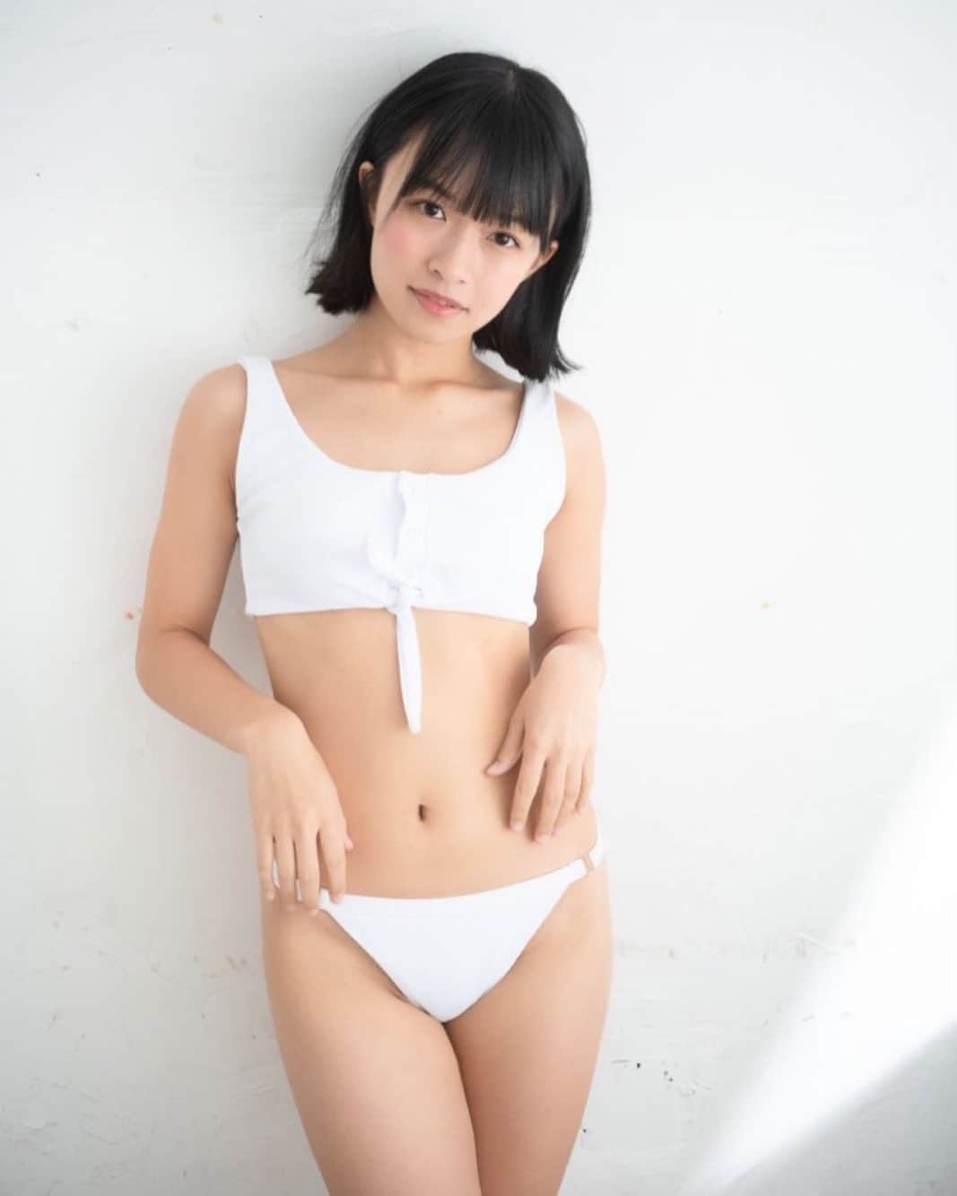 百川晴香さんのインスタグラム写真 - (百川晴香Instagram)「インスタグラビアvol.254👙おはようございます🐥💕 #japanesegirl #cute #goodmorning #おはよ #グラビア」12月26日 8時49分 - momokawaharuka