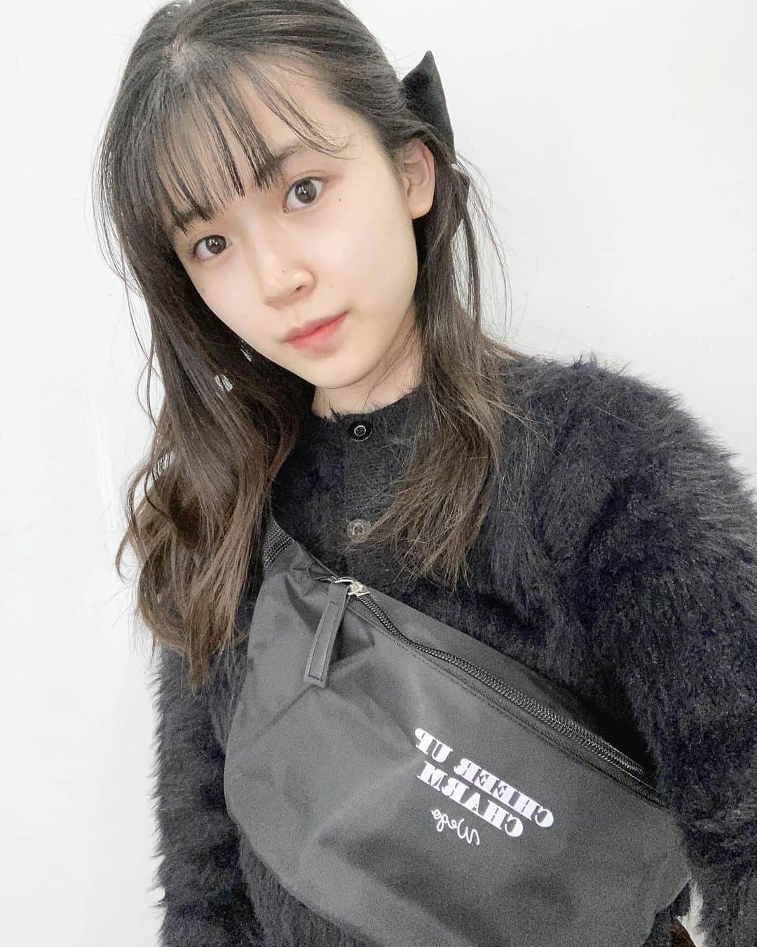 小林花南さんのインスタグラム写真 小林花南instagram ニコラ2月号の付録は Wegoのモノトーンウエストポーチ ロゴもシンプルで色々なお洋服に合わせやすいし ベルトで長さも調節できるんです 是非チェックして下さいね 撮影後で顔がうっす