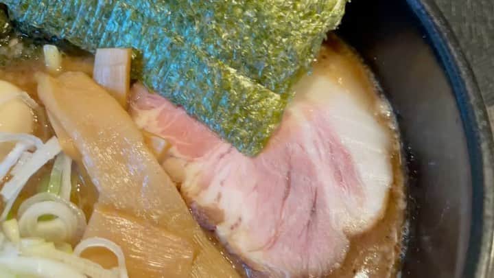 norimotoのインスタグラム：「コテコテ背脂！ 女性にも大人気なんです😋  ご飯と一緒にいかがですか😝 #コテコテ背脂 #背脂 #大人気 #いかが #香辛料 #油 #丼もの #ご飯もの #食べる #スナック #ハム #スライス #豚肉 #栄養 #クック #ご飯 #一緒 #調味料 #おいしい #料理 #グルメ #ダイエット #レタス #チーズ #サンドイッチ #肉 #健康的 #パン #サラダ #ランチ」