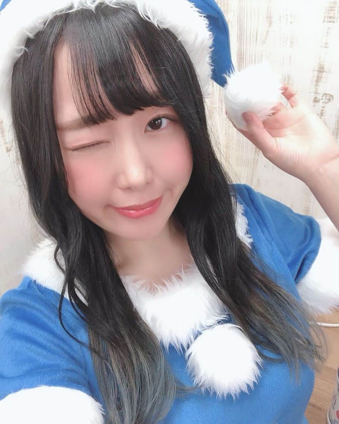 蒼井まやさんのインスタグラム写真 - (蒼井まやInstagram)「Merry Christmas🎄🎂💝🍗🌟 I'm blue Santa Clause💙💙💙 Enjoy Christmas🥰🌟🌟🌟 #merrychristmas #christmas #christmastime #christmasmakeup #japan #japanesegirl #japanesemodel #japaneseidol #akihabara #kawaii #asian #asiangirls #asianbeauty #glamour #glamorous #gravure #섹시 #舞台 #舞台女優 #舞台俳優 #女優 #小劇場 #小劇場演劇 #演劇 #演劇好きな人と繋がりたい #舞台好きな人と繋がりたい #舞台観劇 #自拍 #偶像」12月26日 14時47分 - mayayan_dayo