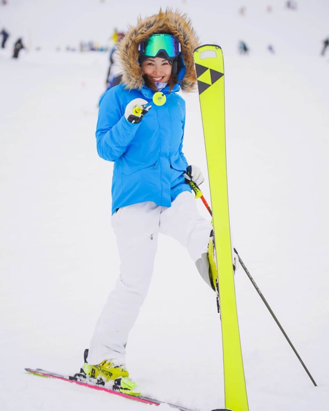 清澤恵美子さんのインスタグラム写真 - (清澤恵美子Instagram)「@goldwin_jp  キャンペーン！！ スキーで感じる最高な瞬間その① 素敵な用具に包まれ最高の雪面で連続カービングスキーができた時🤩🥺🥺🥺  弟に撮ってもらった写真 🎥 #私をスキーに連れてって もどき🤣@kazukiyo0427   @goldwin_jp でSNSキャンペーンを行っています！ #skivibes_goldwin をつけて、スキーに関わる最高の瞬間を思い出とともに投稿して参加できます^ ^ 投稿していただいた中から10名にGoldwinのリカバリーウェアRe-Poseの上下セットが当たります！皆さんもぜひご参加ください！ ※詳細は @goldwin_jp のキャンペーン投稿をご覧ください。  #skivibes_goldwin #Goldwin #ゴールドウイン #Ski #スキー #TEAMGoldwinSKI」12月26日 9時54分 - kiyosawaemiko