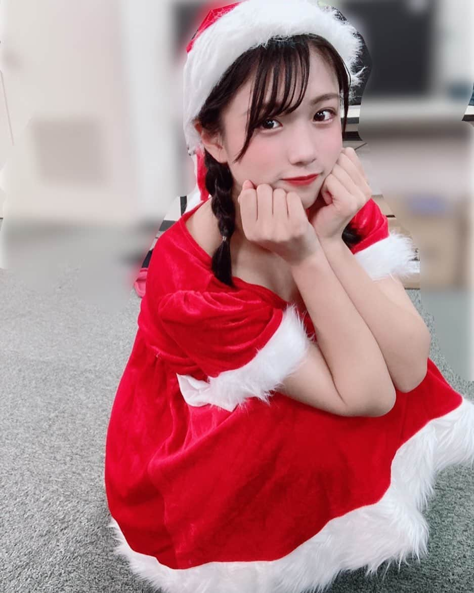 橘杏佳のインスタグラム：「🎄HappyMerryXmas🎄 ・ ・ 少し遅れた。。  #高校生 #merryxmas #santa #idol #1225 #クリスマスプレゼント #cute #photo #instagood #likelike #いいね #followme」