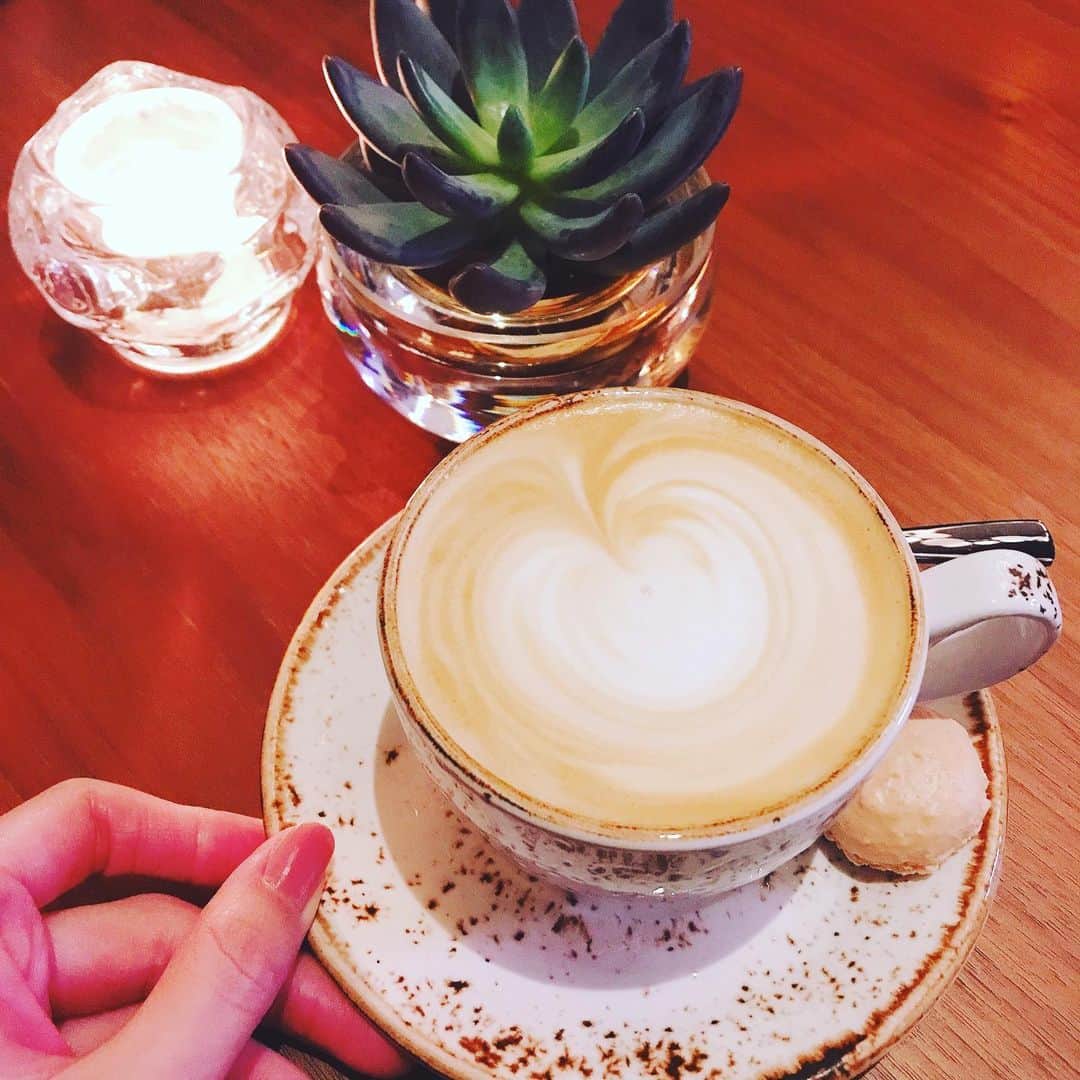 木谷有里さんのインスタグラム写真 - (木谷有里Instagram)「TOKYO☕️Oh♥  #tokyo #cafe #新宿おしゃれカフェ  #shinjuku #thejonescafeandbar」12月26日 10時24分 - kitani_yuri