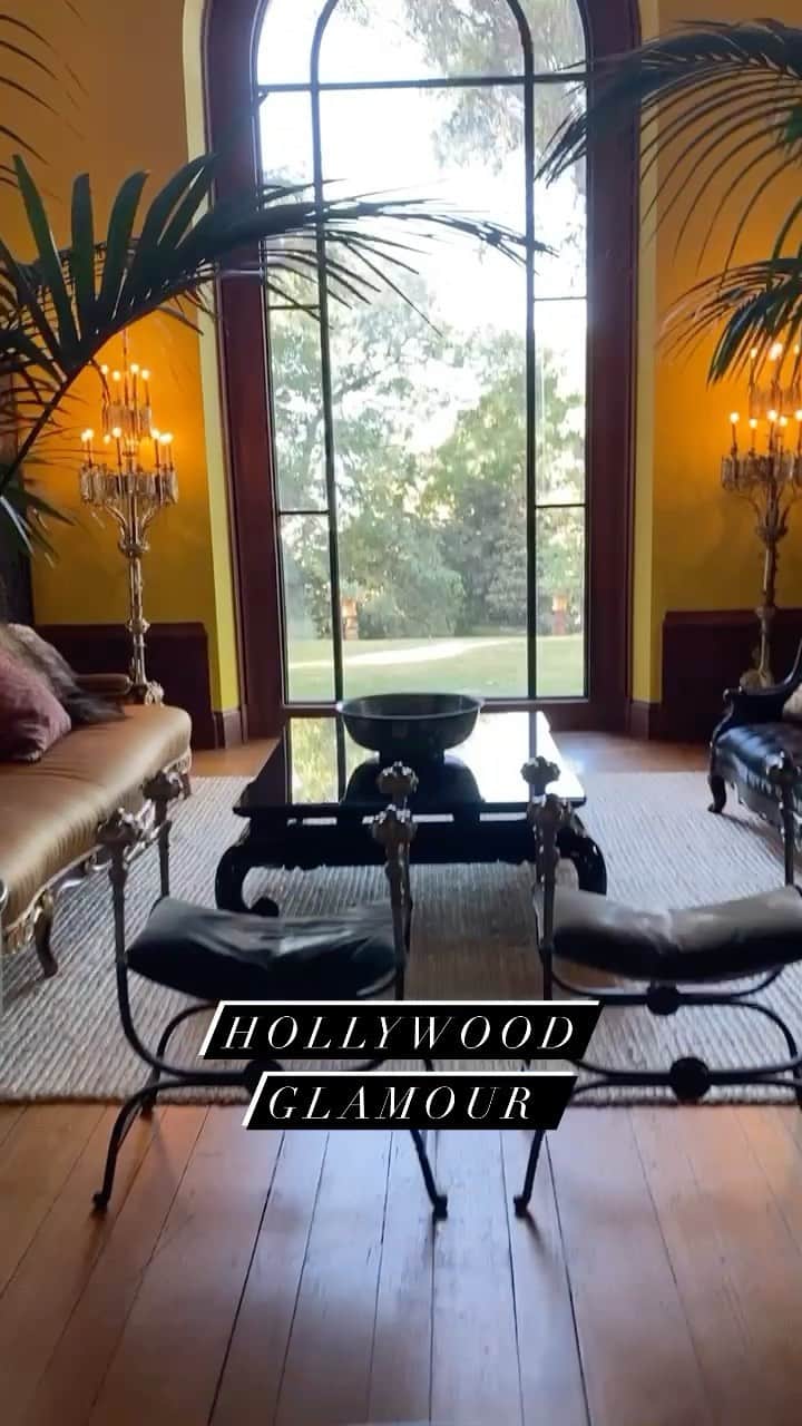 JO BAKERのインスタグラム：「Hollywood glamour is not dead..... it’s still very much alive!!! Keep believing. Keep creating the magic people... location hair and makeup set up for latest @bazaaruk cover #kristenwiig #jobaker」
