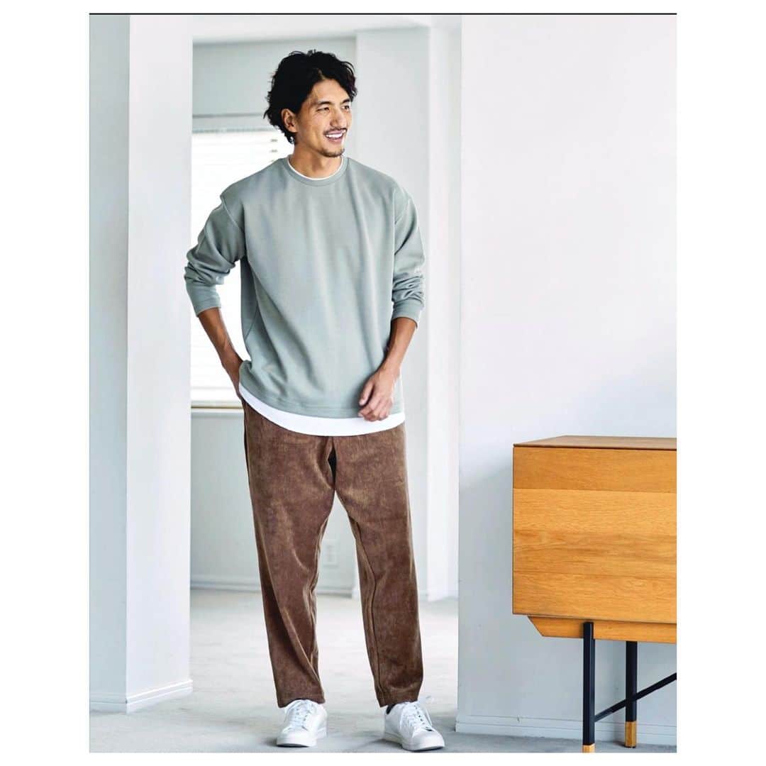幸太さんのインスタグラム写真 - (幸太Instagram)「@seasonreasonbylin.andred from しまむら﻿ ﻿ ﻿ 発売中の雑誌 In Redにチラッと出てますよー﻿ ﻿ ﻿ あの洋服のしまむらが、﻿ 雑誌インレッドとリンネルとコラボして﻿ 服作りをしてる﻿ @seasonreasonbylin.andred ﻿ ﻿ ﻿ この価格で、このこなれ感…﻿ 使えますね〜😁﻿ ﻿ ﻿ 是非、久しぶりの女性誌なんで﻿ 雑誌やネット、店舗でチェックしてみてくださーい🙏﻿ ﻿ ﻿ #seasonreason #seasonreasonbylinandred #shimamura #fashion #menscasual #relaxstyle #model #surfer #lifestyle﻿ #inred #liniere  #シーズンリーズン ﻿ #シーズンリーズンバイリンアンドレッド ﻿ #しまむら #しまむらコーデ #メンズカジュアル #こなれ感 #シンプルコーデ #大人コーデ ﻿ #インレッド #リンネル #コラボ服 #モデル #サーファー #男性美容家 #幸太を探せ ﻿ ﻿ ﻿」12月26日 10時25分 - kotawave