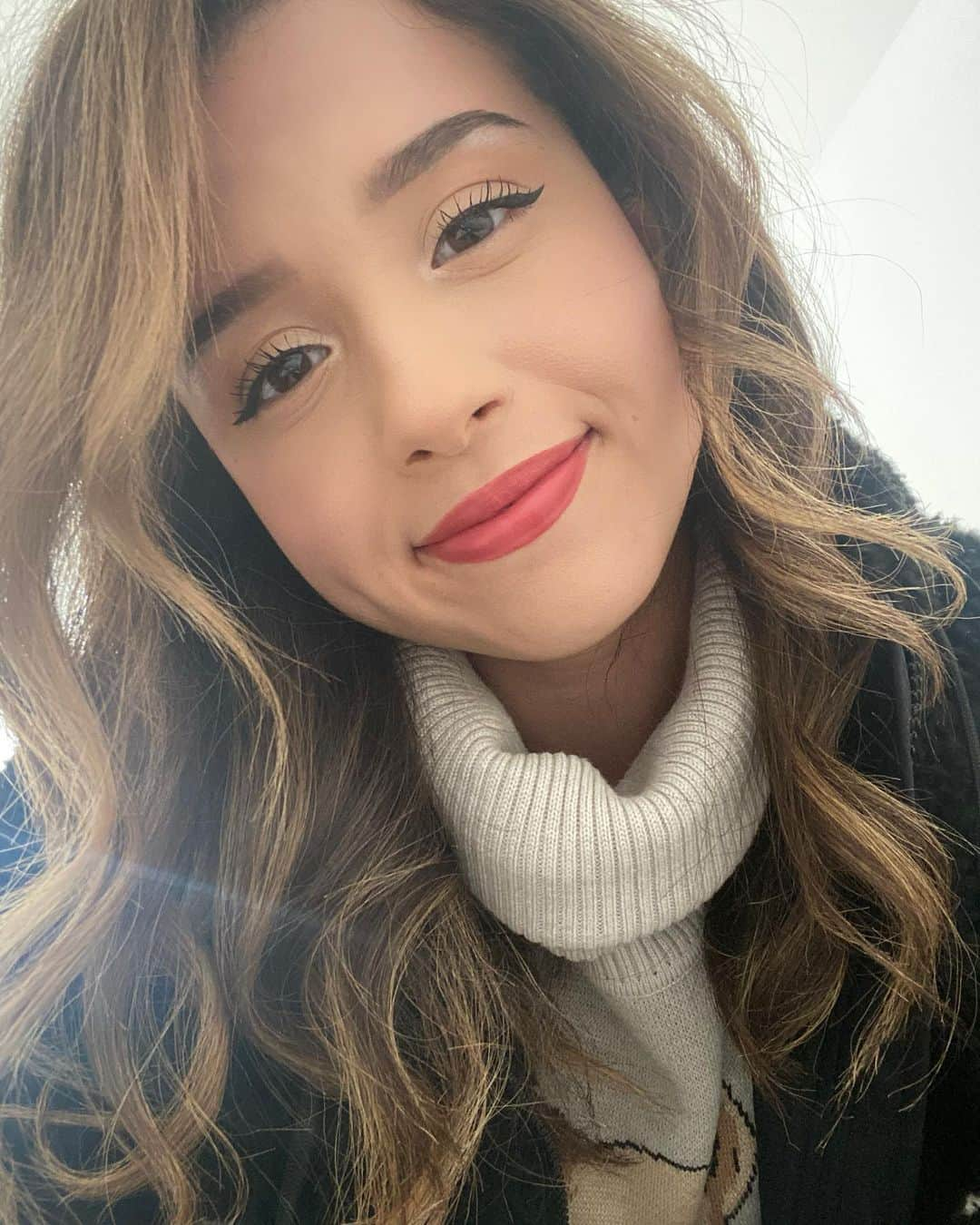 Pokimaneさんのインスタグラム写真 - (PokimaneInstagram)「merry chrysler 🎄」12月26日 10時26分 - pokimanelol