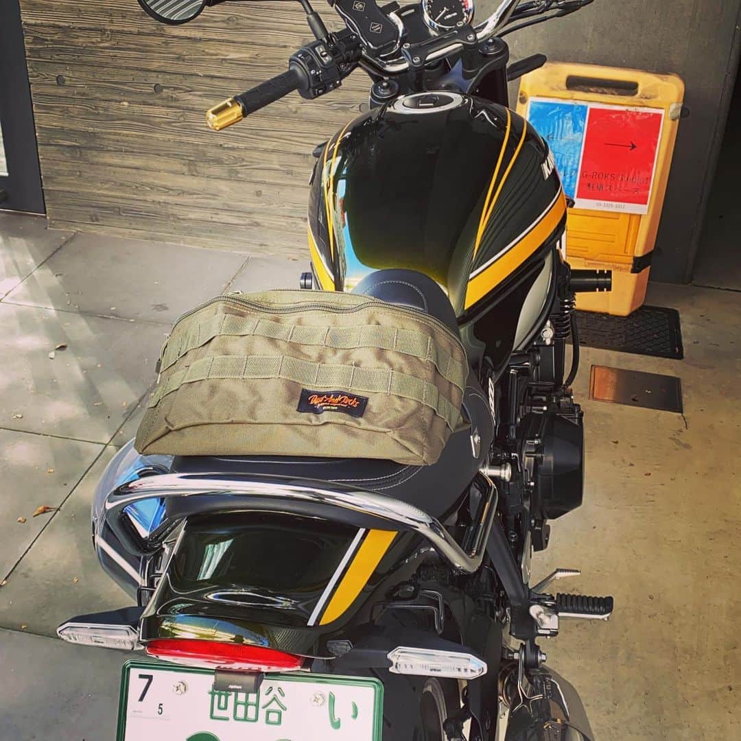 浅田信一のインスタグラム：「DARのウエポ。 バイク用にもバッチリですわ🏍 今日もP業務。気合いだ🎸  #dustandrocks」