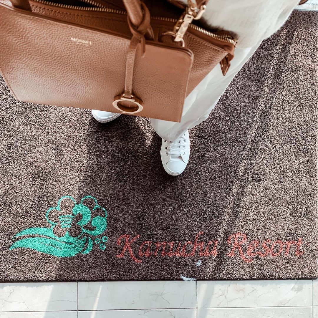 長嶺菜菜子さんのインスタグラム写真 - (長嶺菜菜子Instagram)「#ゆっくりした時間﻿ @kanucha_resort  ﻿ チェックアウトまでのくつろぎタイム。﻿ ﻿ 初めてのベビー連れてのホテル宿泊。﻿ 何事も初めてでバタバタしてて﻿ けど楽しくて。﻿ ﻿ #初めてのお泊まり﻿ にカヌチャを選んで良かった。﻿ ﻿ ─︎─︎─︎─︎─︎─︎─︎─︎─︎─︎﻿ ﻿ #沖縄﻿ #沖縄リゾートホテル﻿ #カヌチャは街だ ﻿ #カヌチャリゾート ﻿ #ウェルカムベビーのお宿﻿ #子供に優しいホテル﻿ #カヌチャリアンアンバサダー﻿ #たわいもない時間﻿ #子供との時間﻿ ﻿」12月26日 10時34分 - na7co0422