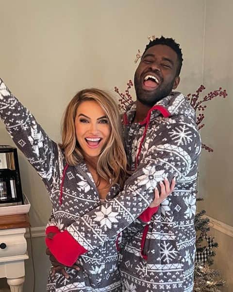 E! Onlineさんのインスタグラム写真 - (E! OnlineInstagram)「#DWTS' Keo Motsepe and #SellingSunset's Chrishell Stause have taken their relationship to the next level. The weather outside is frightful, but the details in our bio are so delightful. (📷: Instagram)」12月26日 10時45分 - enews