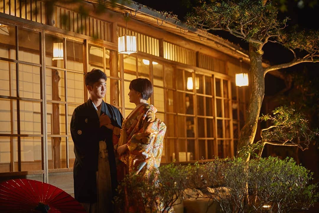 和婚スタイルさんのインスタグラム写真 - (和婚スタイルInstagram)「京都の会食会場 平八茶屋をご紹介します✨✨  創業は天正年間、若狭街道の街道茶屋として発祥し、以来430年多くの方に愛された場所です。 清らかな滝のせせらぎと木漏れ日が特徴的な600坪の庭園です✨  ---------------------------- お二人で、ご家族で、 アットホームな和婚をご希望の方 お気軽に和婚スタイルへご相談下さい。 . . @wakonstyle  プロフィールのリンクから HPをご覧頂けます。 -----------------------------  #神前式#神社婚#和婚#上賀茂神社#大阪#色打掛#紋付袴#平八茶屋#色打掛#番傘#和婚花嫁#和婚スタイル#白無垢#京都で会食#京都で結婚式」12月26日 10時53分 - wakonstyle
