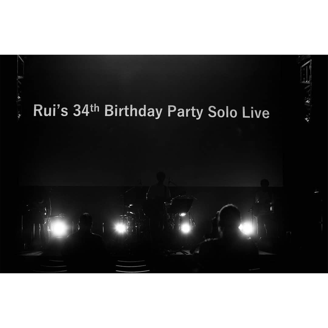 dorlisさんのインスタグラム写真 - (dorlisInstagram)「📸✨ 2020.11.29 Rui's 34th Birthday Party Solo Live -rehearsal-  #niiisans #rui #live #livephotography #monochrome」12月26日 10時57分 - dorlis0223