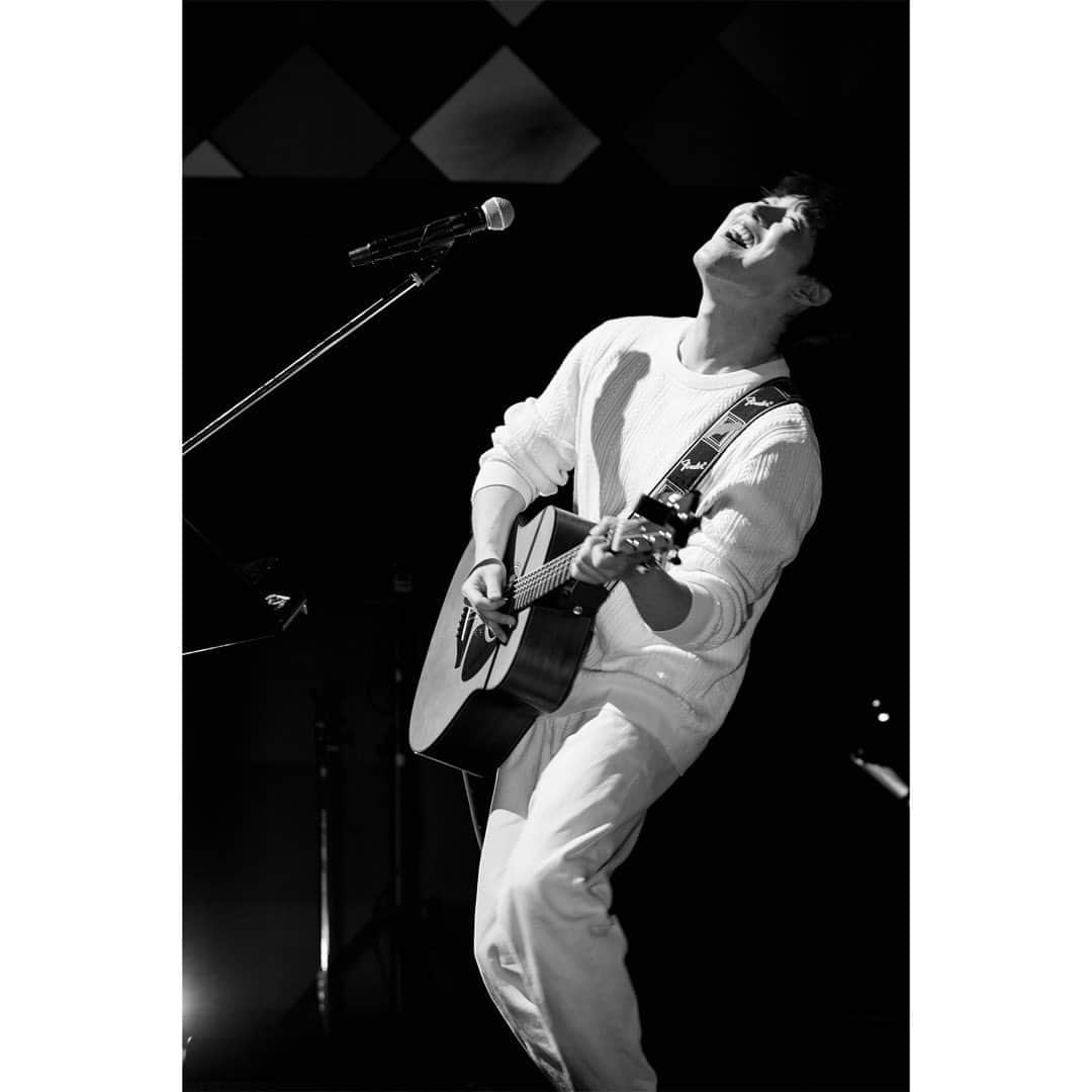 dorlisのインスタグラム：「📸✨ 2020.11.29 Rui's 34th Birthday Party Solo Live -rehearsal-  #niiisans #rui #live #livephotography #monochrome」