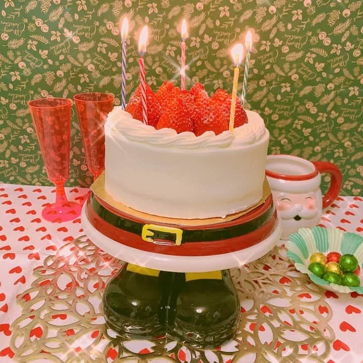 杉山優華のインスタグラム：「🎂🎂🎂 . . . . .  #ファッション #おしゃれ #いいね #コーデ #ダイエット #フォロー #撮影 #美容 #今日のコーデ #フォローミー #お洒落 #オシャレ #日常 #コスメ #韓国 #韓国ファッション #fashion #ootd #love #instagood #photooftheda #fashion #beautiful #happy #cute #tbt #like4like #followme #picoftheday #follow」
