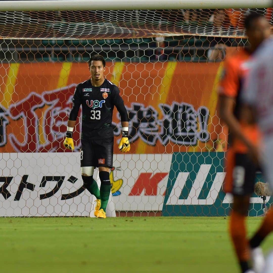 山田元気のインスタグラム：「来シーズンも山口と共に レノファファミリーのために レノファでサッカーができる喜び、 幸せを忘れずに全力でゴールを守ります。 よろしくお願いします！！  そして1日でも早くピッチに戻れるように頑張ります。  最後に和馬に便乗して、、、笑 ユニフォーム買ってね〜👍  #レノファ山口 #山田元気」