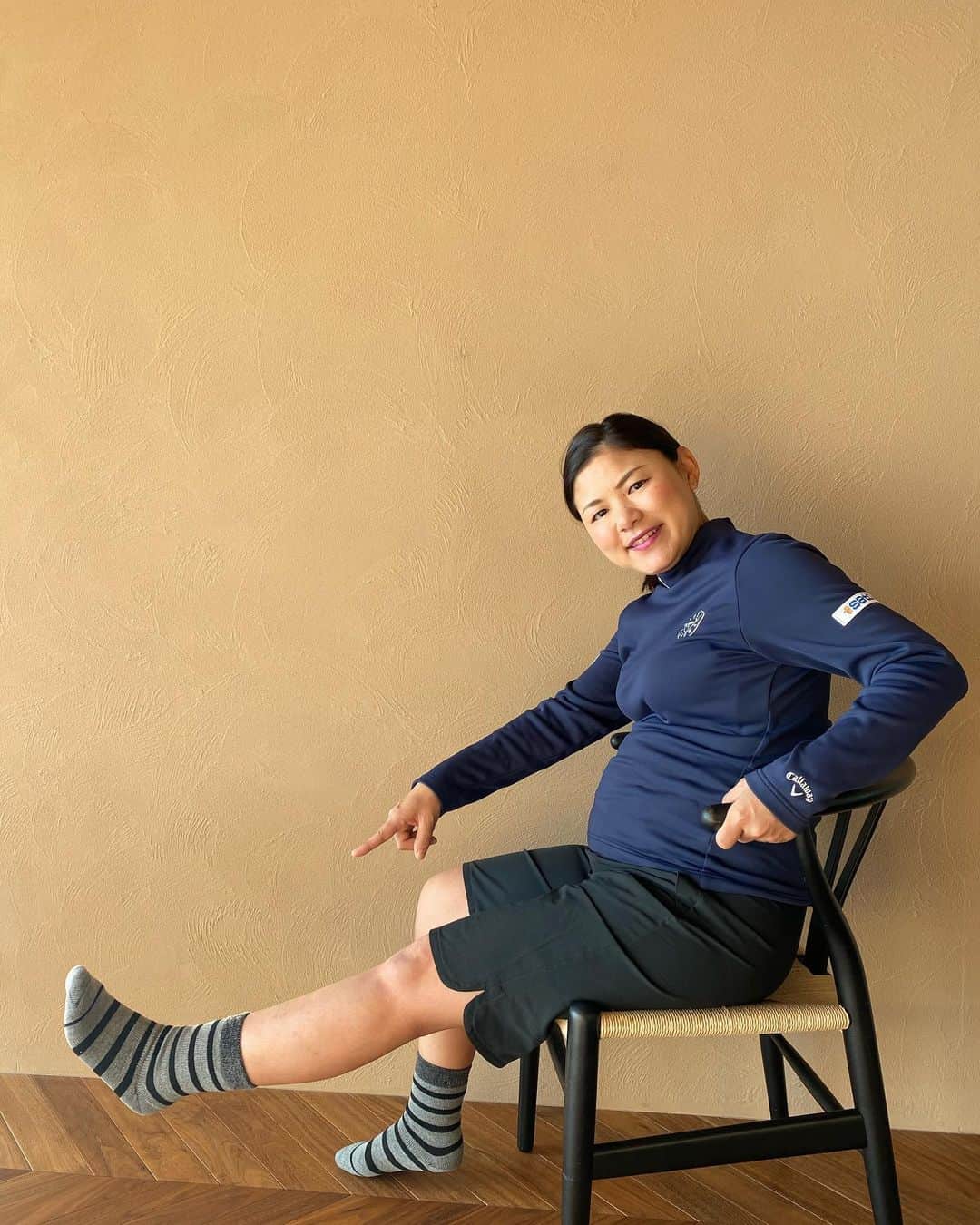 横峯さくらのインスタグラム：「いよいよ年末ですね😊皆さんいかがお過ごしでしょうか？私は家でのんびり過ごしています🍀最近は身体を冷やさないように、色々なことを取り入れています💪 そんな中の１つが”ヒートクロス”というブランドの靴下✨靴下の内側も暖かい素材でできていて、履くと気持ちいいし、すぐに足元がポカポカします😊 ゼビオで購入できるみたいなので、これからの寒い季節におすすめですよ〜🍀  #ヒートクロス #靴下 #ポカポカ #ゼビオ #妊婦 #女子プロゴルファー #妊婦生活 #女子ゴルフ」