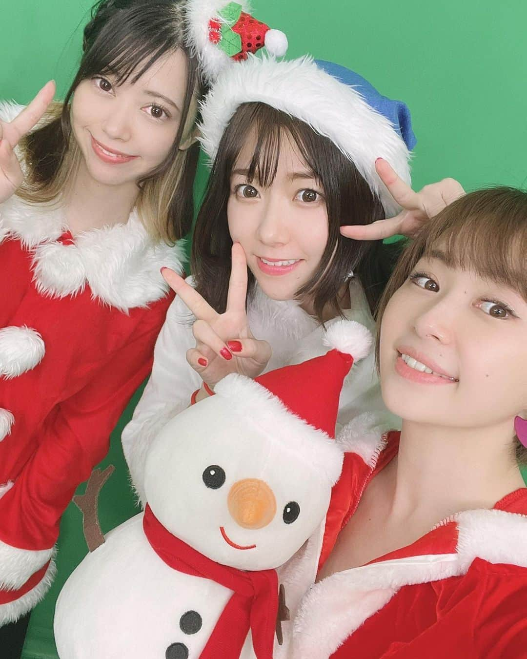 夏奈子さんのインスタグラム写真 - (夏奈子Instagram)「メリークリスマス🎁でした🎄 TIPSTAR生配信ありがとうございました＾＾  2020年から 無事に配信ができて 昨日でTIPSTAR納めできました！！🤗  楽しくて大好きな、 まうかなあやメンバーで配信できたこと、 競輪の楽しさを知れたこと、 そしてたくさんの スタッフさんや関係者のみなさんにお世話になりました❤️ ありがとうございました^ ^   応援してくださった皆様、 ありがとうございましたー！！  #まうかなあや #TIPSTAR #競輪 #クリスマス #xmas  #サンタコス  #ありがとう #love #大好き」12月26日 11時18分 - chankana0609