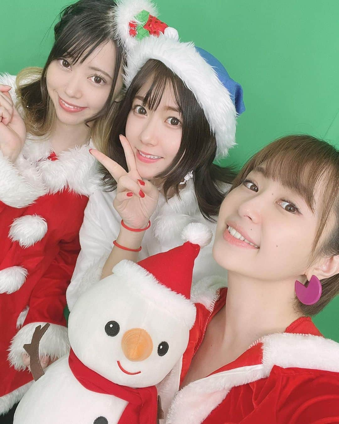 夏奈子さんのインスタグラム写真 - (夏奈子Instagram)「メリークリスマス🎁でした🎄 TIPSTAR生配信ありがとうございました＾＾  2020年から 無事に配信ができて 昨日でTIPSTAR納めできました！！🤗  楽しくて大好きな、 まうかなあやメンバーで配信できたこと、 競輪の楽しさを知れたこと、 そしてたくさんの スタッフさんや関係者のみなさんにお世話になりました❤️ ありがとうございました^ ^   応援してくださった皆様、 ありがとうございましたー！！  #まうかなあや #TIPSTAR #競輪 #クリスマス #xmas  #サンタコス  #ありがとう #love #大好き」12月26日 11時18分 - chankana0609