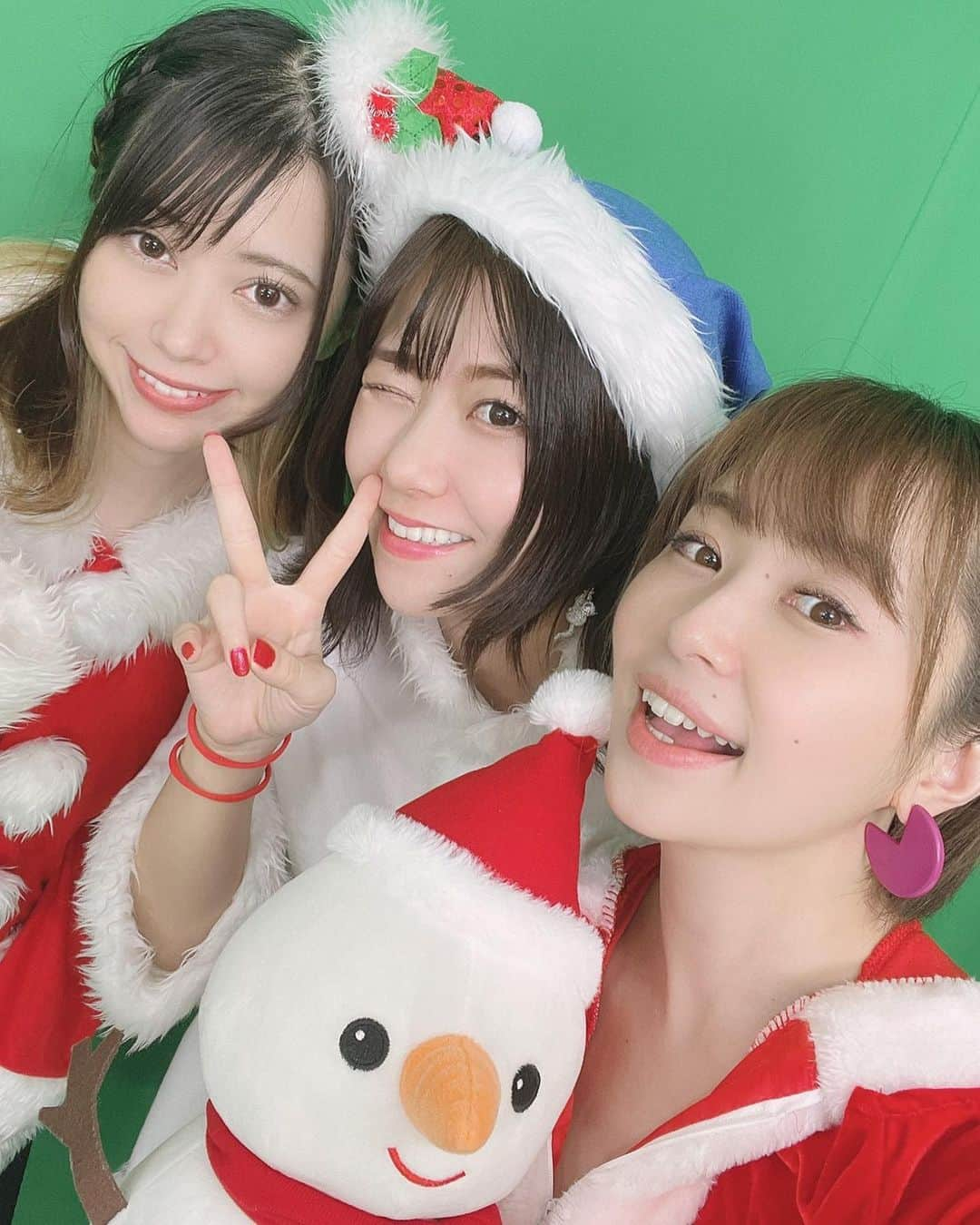 夏奈子さんのインスタグラム写真 - (夏奈子Instagram)「メリークリスマス🎁でした🎄 TIPSTAR生配信ありがとうございました＾＾  2020年から 無事に配信ができて 昨日でTIPSTAR納めできました！！🤗  楽しくて大好きな、 まうかなあやメンバーで配信できたこと、 競輪の楽しさを知れたこと、 そしてたくさんの スタッフさんや関係者のみなさんにお世話になりました❤️ ありがとうございました^ ^   応援してくださった皆様、 ありがとうございましたー！！  #まうかなあや #TIPSTAR #競輪 #クリスマス #xmas  #サンタコス  #ありがとう #love #大好き」12月26日 11時18分 - chankana0609