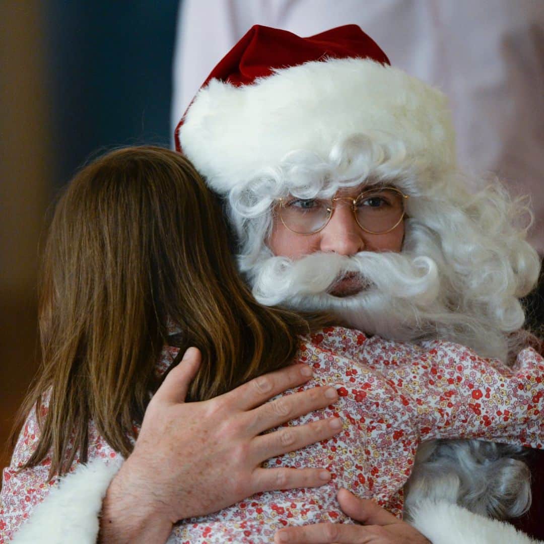 CBSさんのインスタグラム写真 - (CBSInstagram)「Santa baby! 🎅」12月26日 11時46分 - cbstv