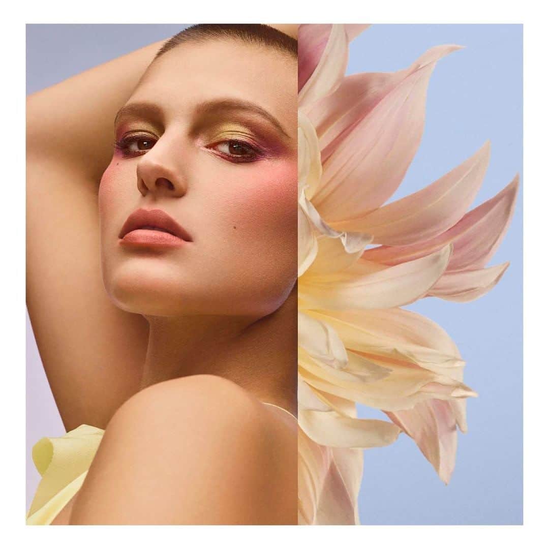 THREEのインスタグラム：「・ ＜THREE 2021 SPRING MAKEUP COLLECTION＞ やがて生き生きと躍動する、その肌、表情、指先から。 蕾が一斉に開花するように、春の精彩が踊りはじめる。  “RE. EVOLUTION DANCE” 1st 2021年1月1日（金） 2nd 2021年1月13日（水） 全国発売  ２回に渡って発売となる「THREE 2021 SPRING MAKEUP COLLECTION」の各アイテムは、 全国のTHREE カウンセリング店舗、THREE 公式オンラインショップにてご予約受付中。 詳細はこちらから。 t.ly/vKeh ・ ・ #THREE #REEVOLUTIONDANCE #threecosmetics」