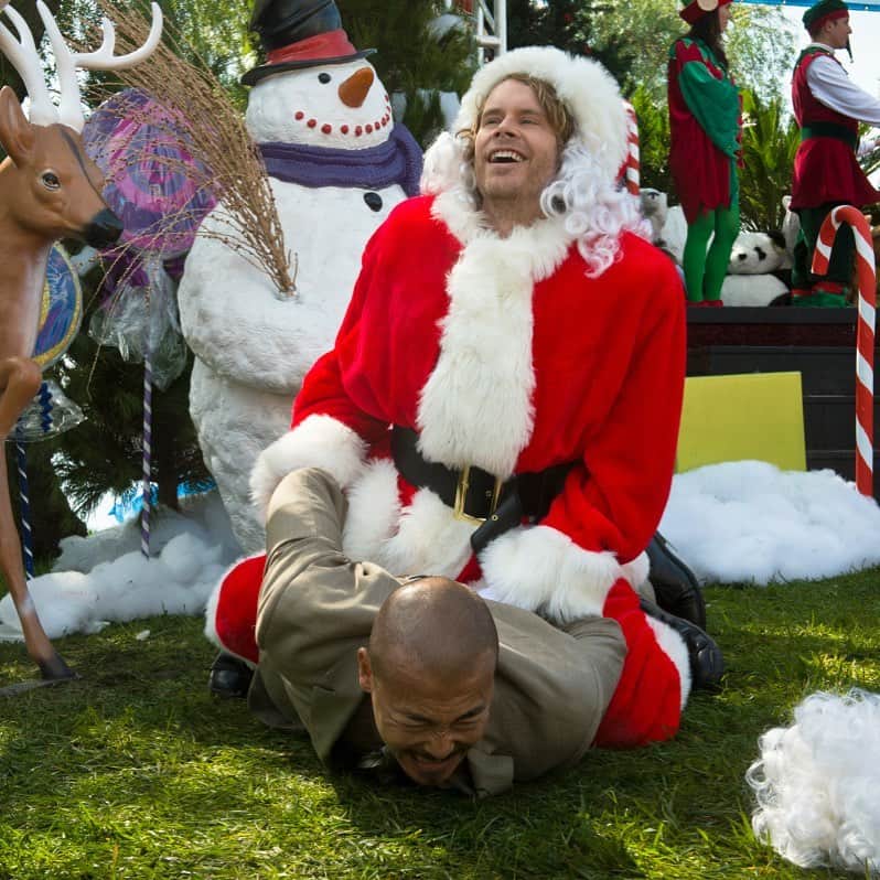 NCIS:LA 〜極秘潜入捜査班のインスタグラム：「A very happy #NCISLA Christmas! 🎅」