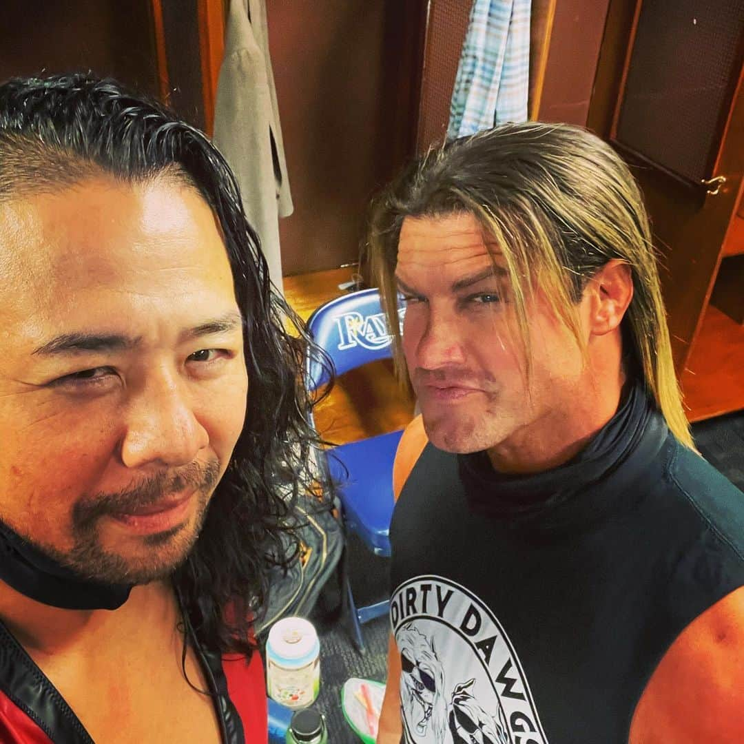 中邑真輔さんのインスタグラム写真 - (中邑真輔Instagram)「Year end custom w @heelziggler」12月26日 12時47分 - shinsukenakamura