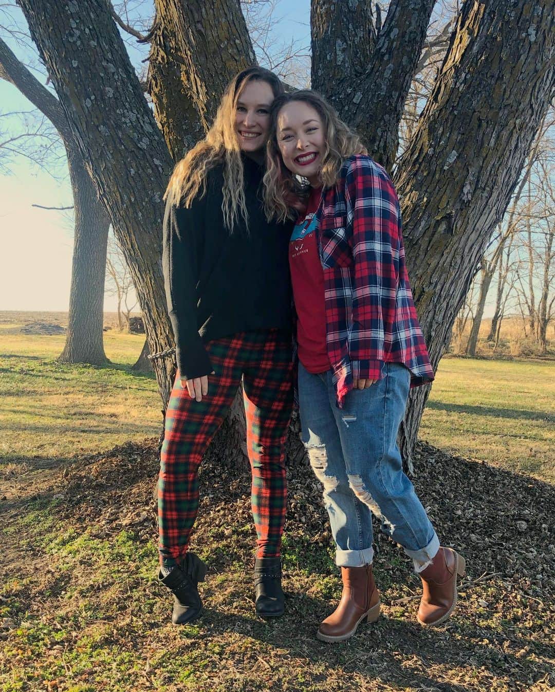 ブレナ・ダウエルのインスタグラム：「There’s really not much that beats Christmas with the fam 🥰🥰🥰」