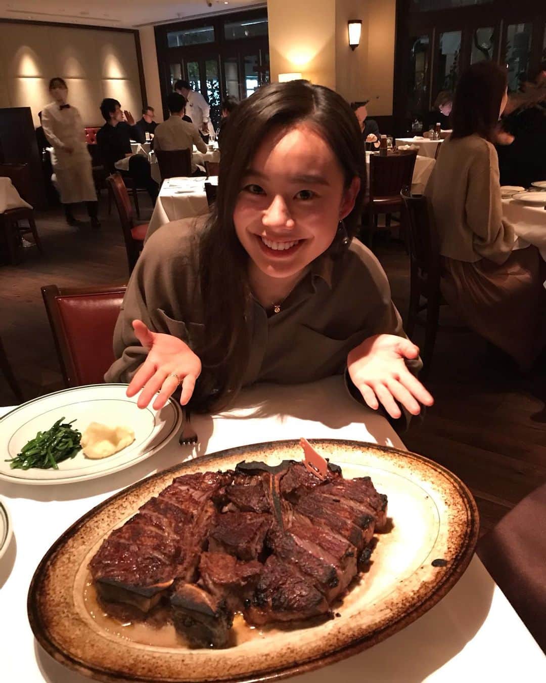 のインスタグラム：「🥩 HAPPY HOLIDAYS🍽  #Happyholidays #Christmas2020 #wolfgangssteakhouse」