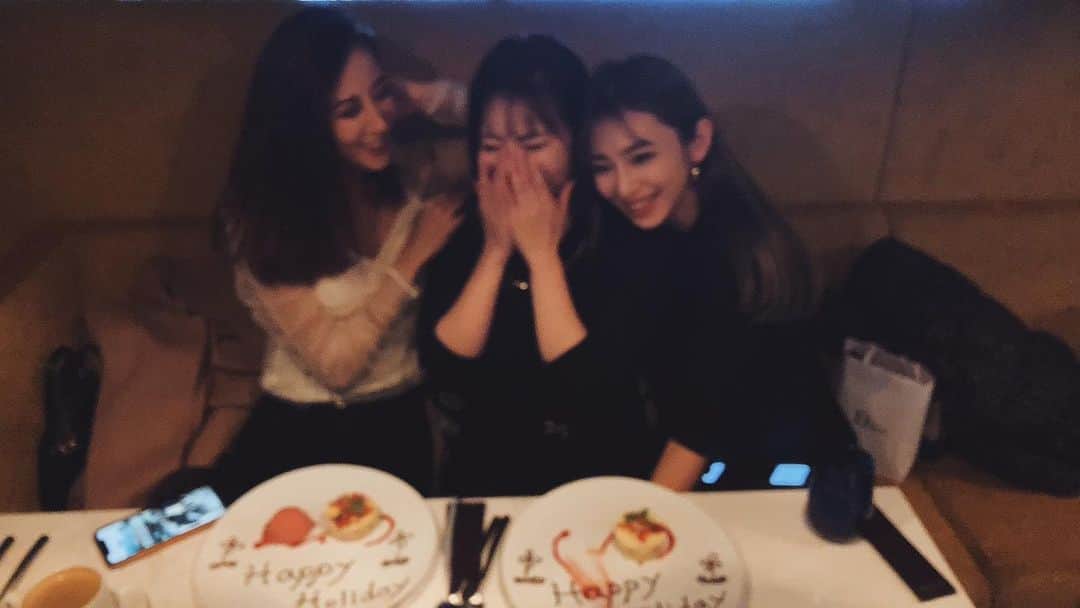 新井ニーニャのインスタグラム：「.  仕事の話をしたり 会ってない間の話をしたり 皆見えないところでの苦労を それぞれが分かち合えて そんな出会いが出来たことに 改めてラブママありがとう☺️💕 @ayamikawabata  @lily_.u.u._ylil   #ラブママ #アイラブママ #モデルと編集部 #それぞれの形 #来年はBlancaでお世話になります #皆様超絶面白い企画を #組んでいるのでお楽しみに #みんな母性が強い」