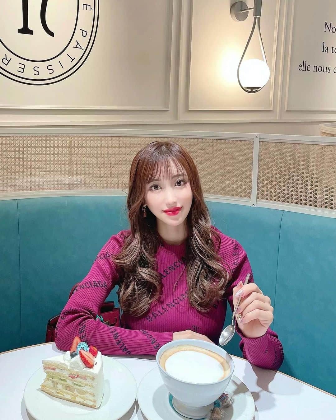 伴かなみのグルメインスタ